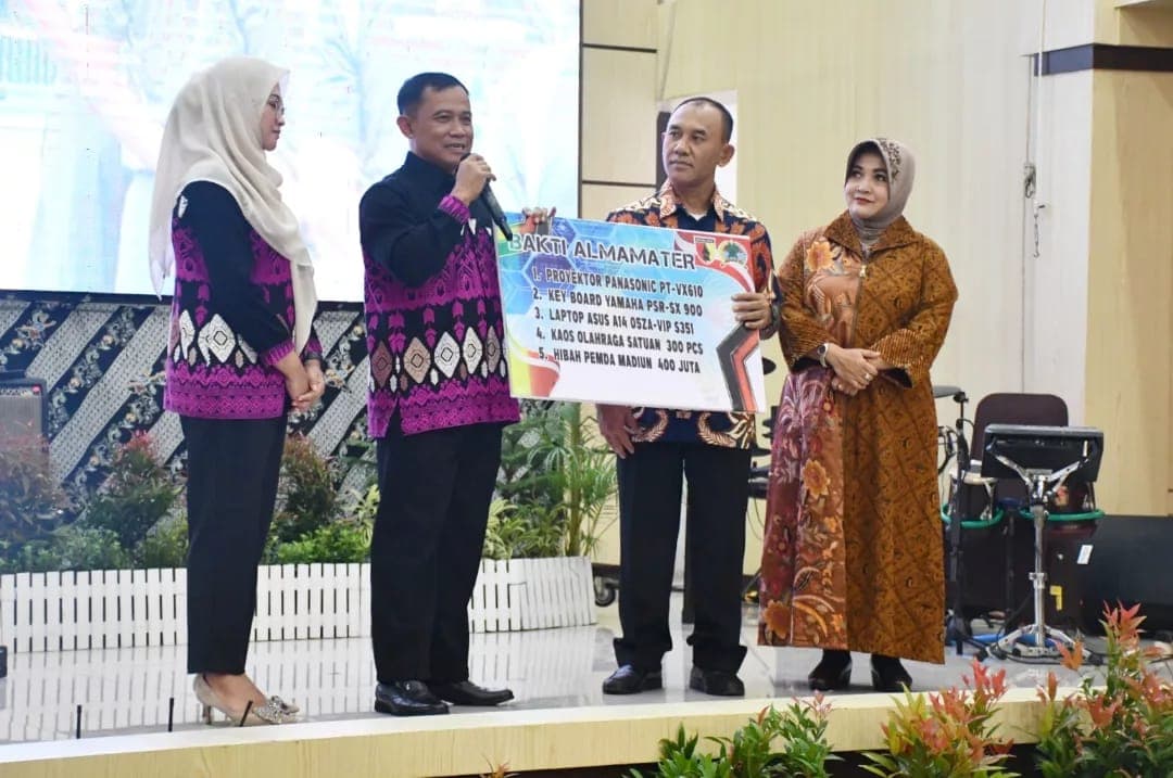 Lepas Sambut Danrem 081/DSJ, Kolonel Inf H. Sugiyono Gantikan Deni
