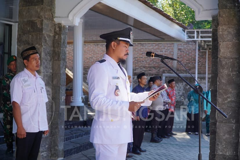 Pemdes Tanjungsari Gelar Upacara HUT ke-79 RI dengan Khidmat