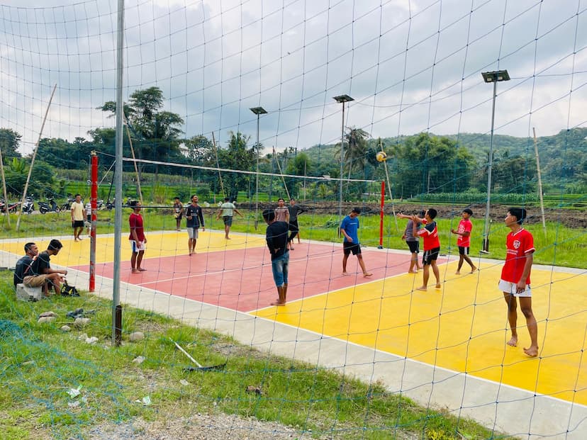 Karang Taruna Tanjungsari Rutin Latihan Voli